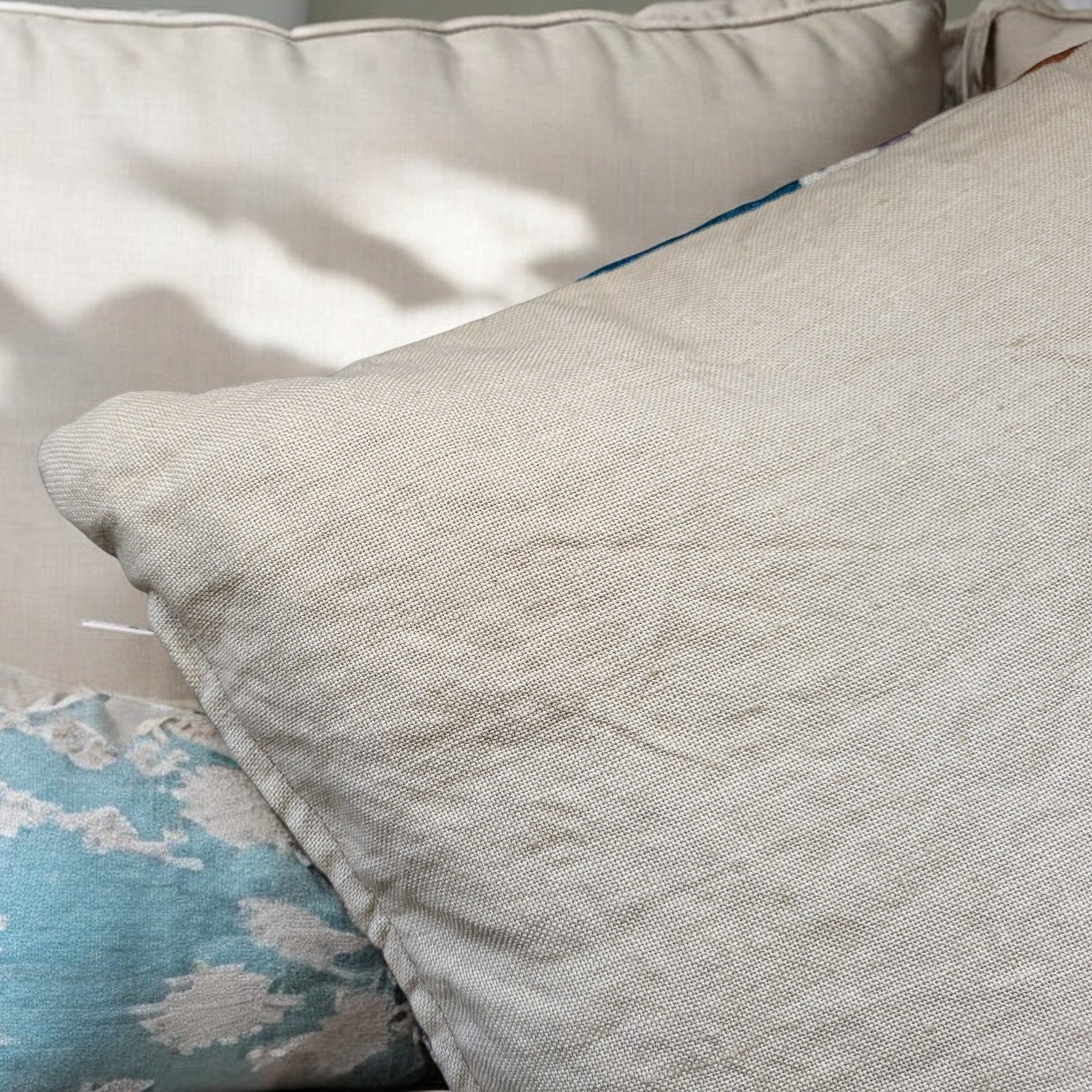 Minimal Vivid Linen cushion cover